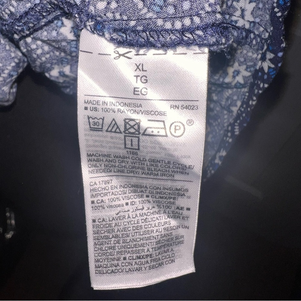 Old Navy - Blue/White Tank - Size XL - 100% Rayon/Vicose - Picture 4 of 4
